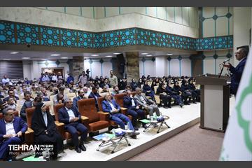 دیدار صمیمانه شهردار تهران با کارکنان شهرداری منطقه هشت