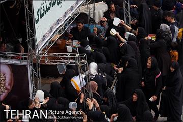 آیین سنتی " سمنوپزان" در میدان امام حسین (ع) 25