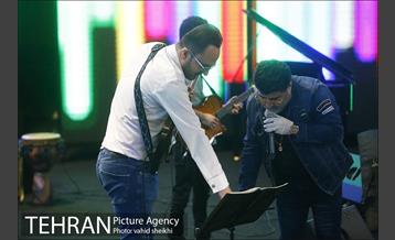 کنسرت آنلاین مهدی یغمایی 2