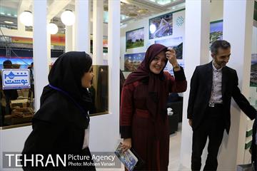 غرفه مرکز ارتباطات در پنجمین روز بیست و سومین نمایشگاه مطبوعات  7