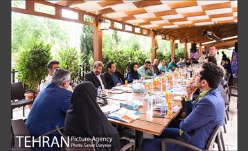 تور خبری بازدید از اماکن تاریخی منطقه ۴ و نشست خبری شهردار منطقه ۴  33