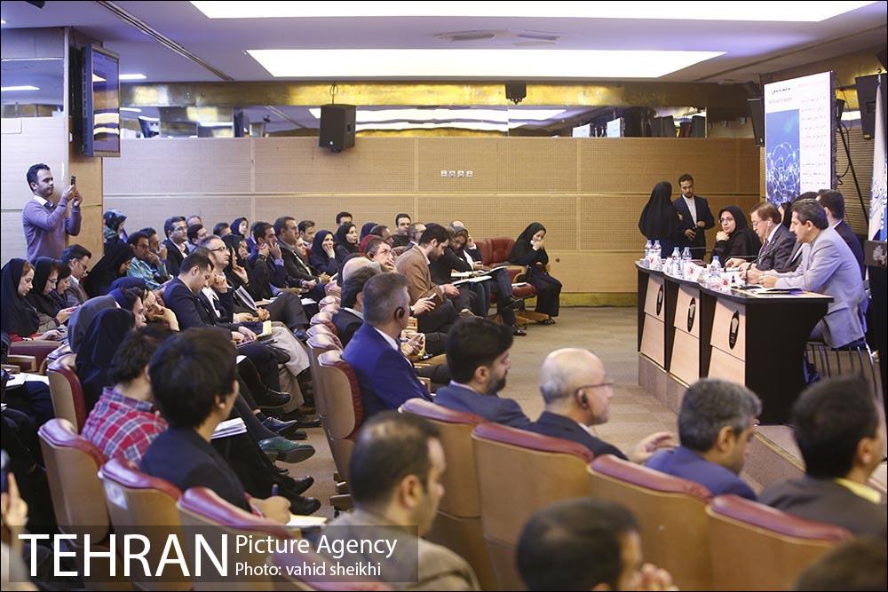 نشست کمیته شهرهای هوشمند در چهارمین جایزه جهانی خشت طلایی 14