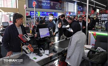 بازدید سخنگوی دولت از بازار میوه و تره‌بار و شهروند جلال آل احمد 2
