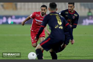دیدار تیم های فوتبال پرسپولیس و نساجی مازندران 3