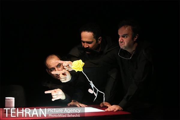 نمایش رومئو و ژولیت یا تو چرا تیبالت رو کشتی؟ 15
