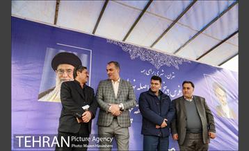 آیین غرس پنچ هزار اصله نهال در اراضی جنگل لویزان 33