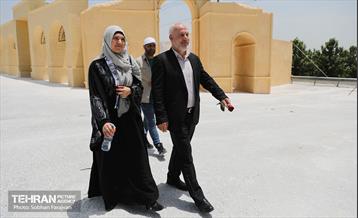 بازدید بیش از ۱۰۰ خانواده شهدای غزه از برج میلاد 1