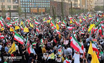 اجتماع مردمی در حمایت و تشکر از نیروهای مسلح در میدان انقلاب 6