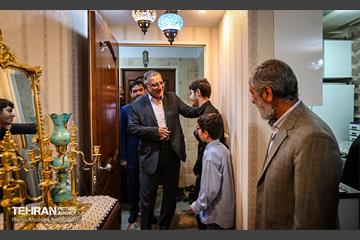 دیدار شهردار تهران با خانواده شهید دارابی 15