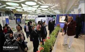 بازدید هنرمندان پیشکسوت و وزیر ارشاد از نمایشگاه قرآن 12