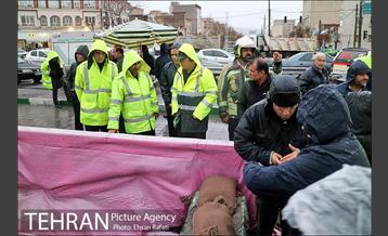 بازدید مدیران شهری از لایروبی و رسوب زدایی شبکه جمع آوری آبهای سطحی 24