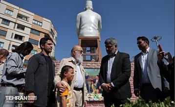 رونمایی مجسمه استاد کمال الملک 9