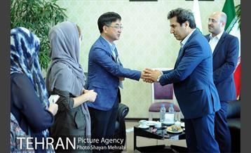 دیدار میهمانان خارجی حاضر در اجلاس جهانی شوراها و شهرداران با رییس مرکز ارتباطات و امور بین الملل شهرداری تهران 9