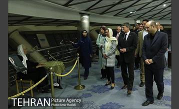 بازدید رییس مجلس ملی مجارستان ار برج میلاد تهران 9