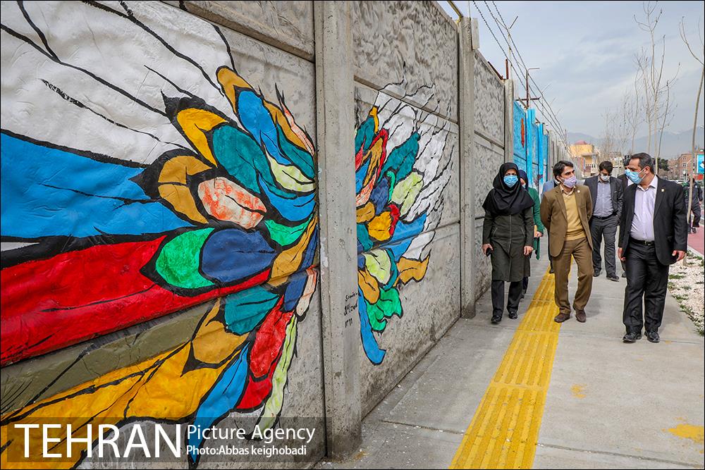 بازدید الهام فخاری از منطقه 9