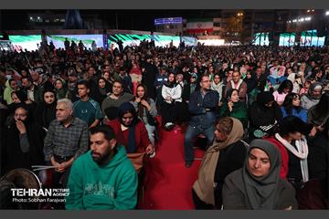 رویداد «شب ایران» در میدان انقلاب اسلامی 25