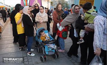 ویژه برنامه «مهمونی شهر» در باغ‌راه حضرت زهرا(س) - ۶ 48