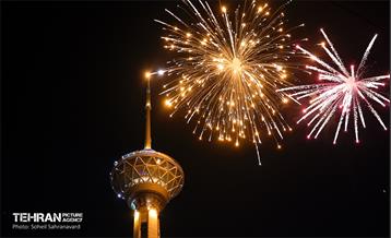 نورافشانی جشن پیروزی انقلاب اسلامی‌ در برج میلاد 7