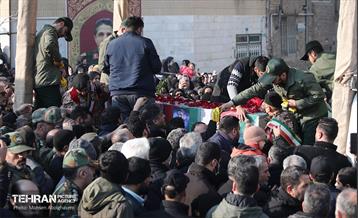 تشییع پیکر شهید مدافع حرم سعید علیدادی 43