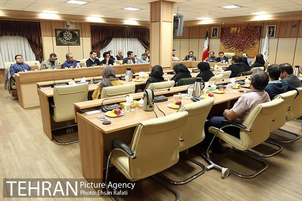 نشست هم اندیشی مهندس عارف نیا با خبرنگاران حوزه شهری 1