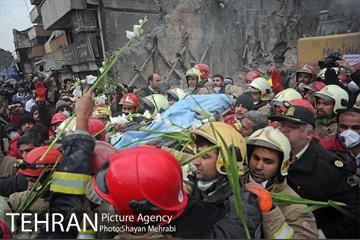 هشتمین روز آواربرداری ساختمان پلاسکو-2 44