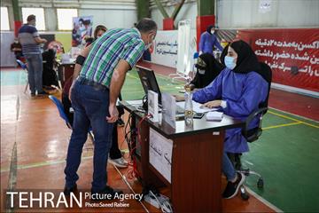 آغاز به کار اولین مرکز تجمیعی واکسیناسیون کرونا در غرب تهران 20