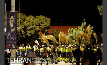 شروع بکار نیروهای خدمات شهری در پایان مراسم ارتحال امام خمینی (ره) 14