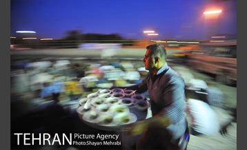 افطاری ساده در پایانه تاکسیرانی صادقیه 24