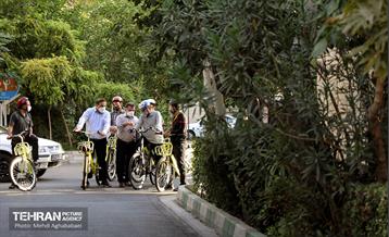 پویش سه شنبه های بدون خودرو در منطقه 8