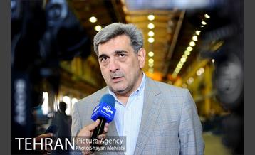 بازدید معاون اول رئیس جمهور به همراه شهردار تهران از کارخانه واگن‌سازی تهران 5