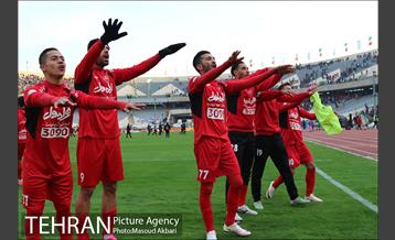 دیدار تیم های فوتبال پرسپولیس و تراکتور سازی