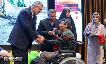 آئین تکریم و تجلیل از جانبازان سرافراز ۸ سال دفاع‌ مقدس 15