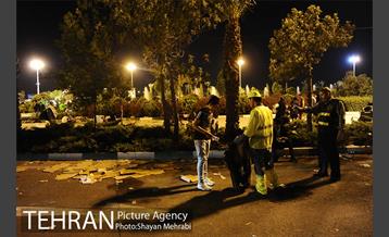 شروع بکار نیروهای خدمات شهری در پایان مراسم ارتحال امام خمینی (ره) 10