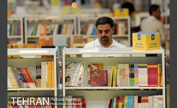 شبگردی اصحاب رسانه در باغ کتاب تهران 8