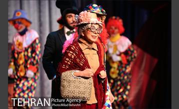 نمایش سیرک سیار‎ 8