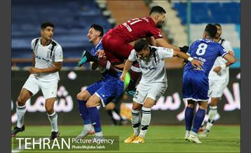 دیدار تیم های فوتبال استقلال تهران و مسجد سلیمان 10