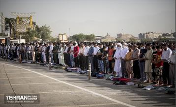 اقامه نماز عید فطر افغانستانی های اهل تسنن مقیم تهران 35