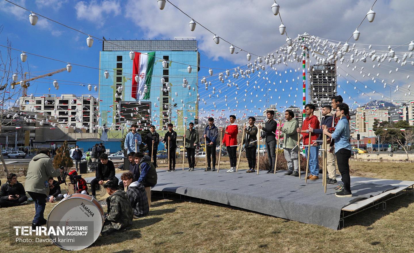 ویژه برنامه گروه نسل جدید در میدان ونک 3