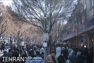 خیابان پانزده خرداد در روزه های پایانی سال‎ 8