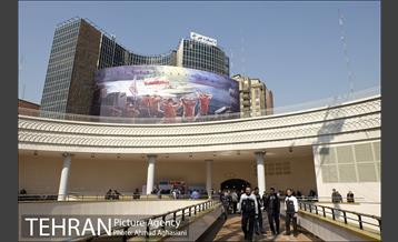 بازدید هنرمندان از بروژه بلازای ولیعصر 2