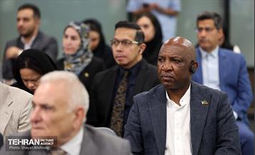 نمایشگاه آثار منتخب فستیوال بین‌المللی نقاشی کودکان «رنگ بهشت» 44