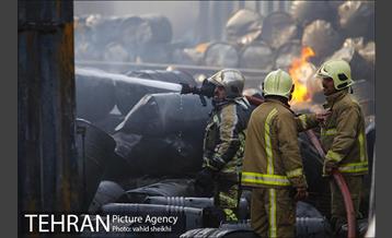 آتش سوزی در کارخانه رنگ  30