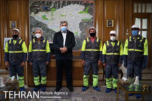 تقدیر شهردار تهران از پاکبانان نمونه شهر 14