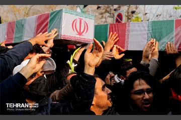 تشییع پیکر ۲۰۰ شهید گمنام دفاع مقدس در تهران 37