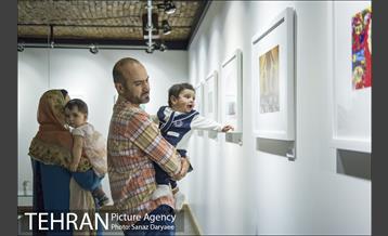 نمایش آثار مسابقه قایم باشک‎ 15