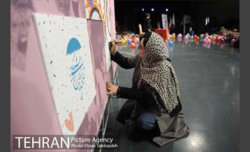 جشن "هر کودک نشانی خدا است" در فرهنگسرای بهمن 42
