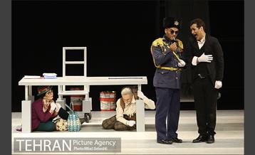 نمایش گرگاس ها یا روزبخیر آقای وزیر‎ 15