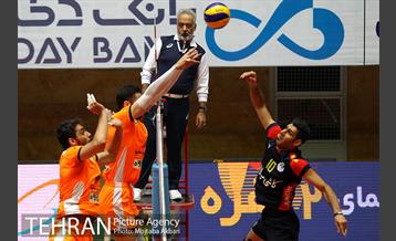 دیدار تیم های والیبال سایپا تهران و خاتم اردکان