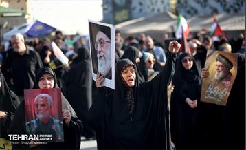 تجمع قدردانی از عملیات وعده صادق ۲ در میدان امام حسین (ع) 8