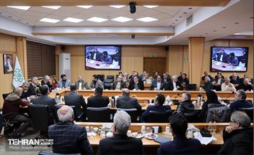 نشست هم‌اندیشی هیئت رئیسه اتاق اصناف تهران، روسای اتحادیه‌های صنفی تهران و هیئت امناء بازار تهران با شهردار تهران 45